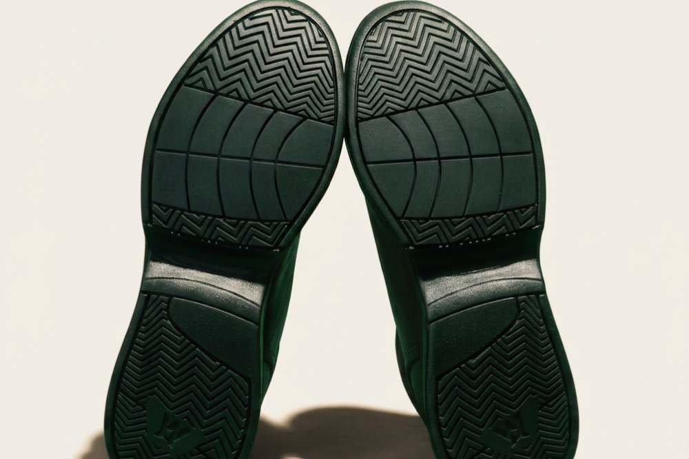 Tread pattern of the slip-resistant ASTM-certified rubber outsole