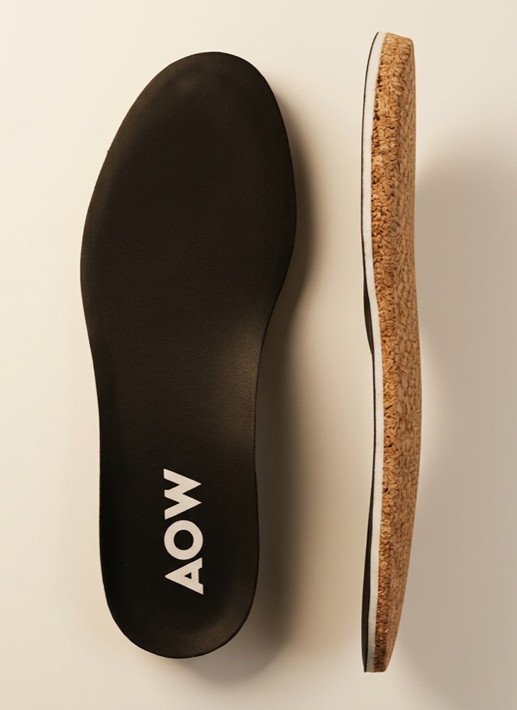 Foot-molding cork and foam insole, top and side view